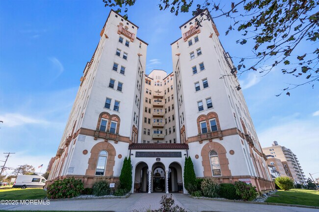 Building Photo - 400 Deal Lake Dr