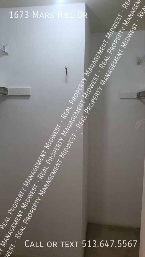 Building Photo - 1673 Mars Hill Dr