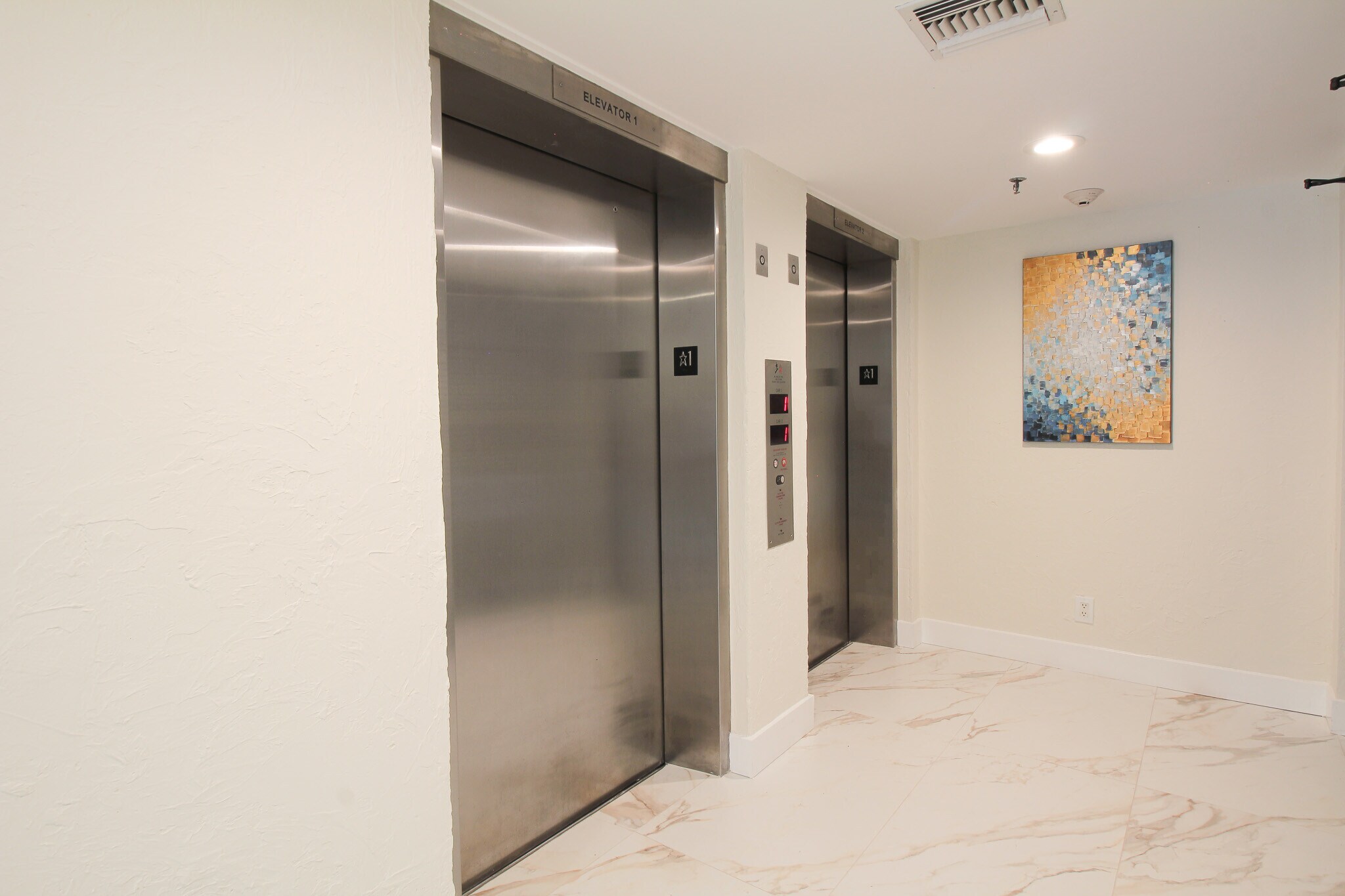 Building Photo - 6562 Boca del Mar Dr