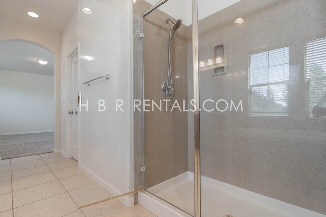 Building Photo - 521 S Altura Ct