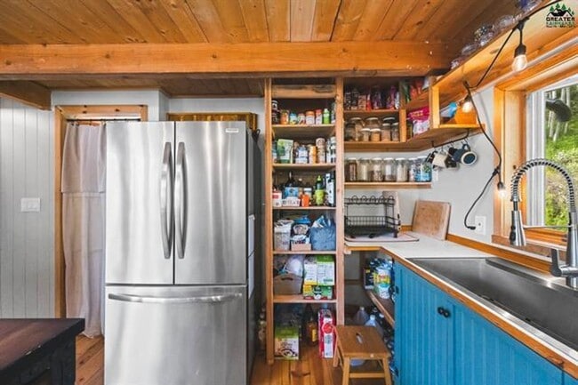 Building Photo - Charming 1-Bedroom Home on the Outskirts o...