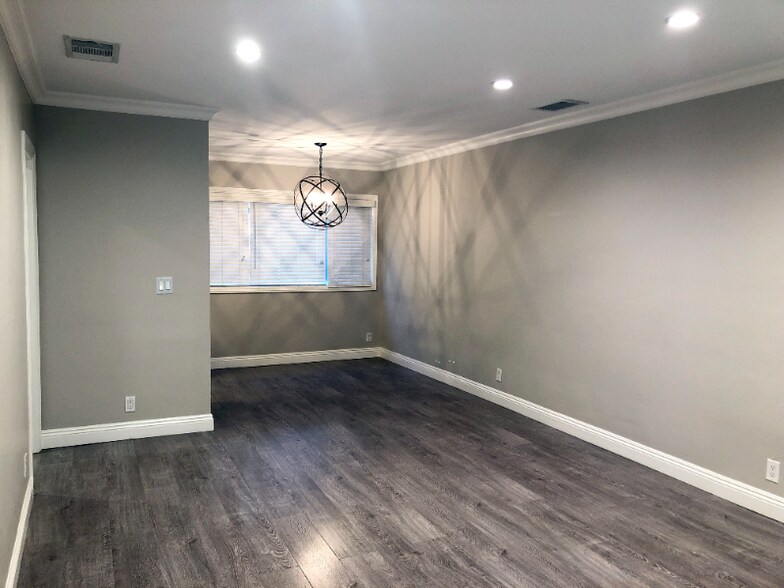 Building Photo - 1824 N Gramercy Pl