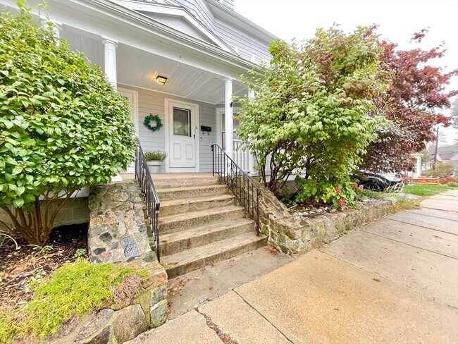 Primary Photo - 18 Appleton Ave