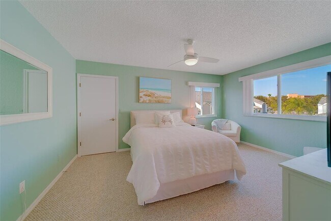 Building Photo - 911 Harbour House Dr