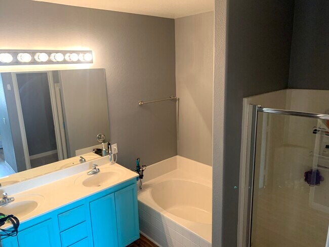 Building Photo - 1205 Simms Ave