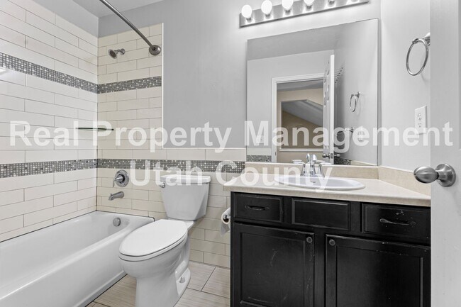 Building Photo - Pleasant Grove Townhome