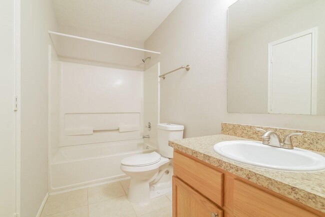 Building Photo - 11811 Sunny Stream Dr