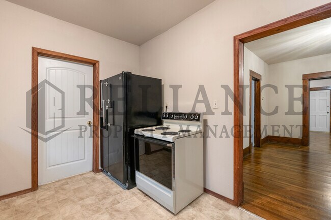 Building Photo - 1405 S Ida St