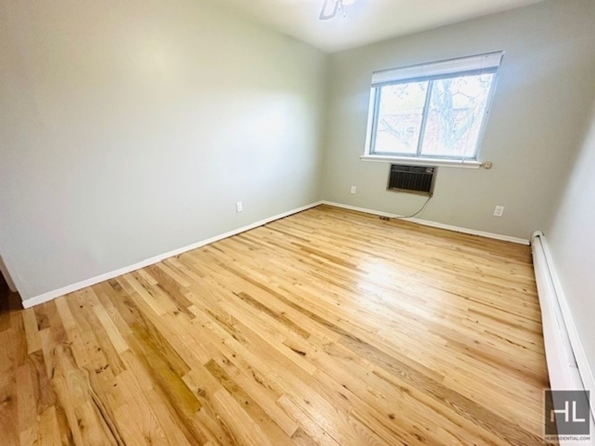 Building Photo - South Canarsie 4 Bed/2.5 Bath Beautiful Ho...