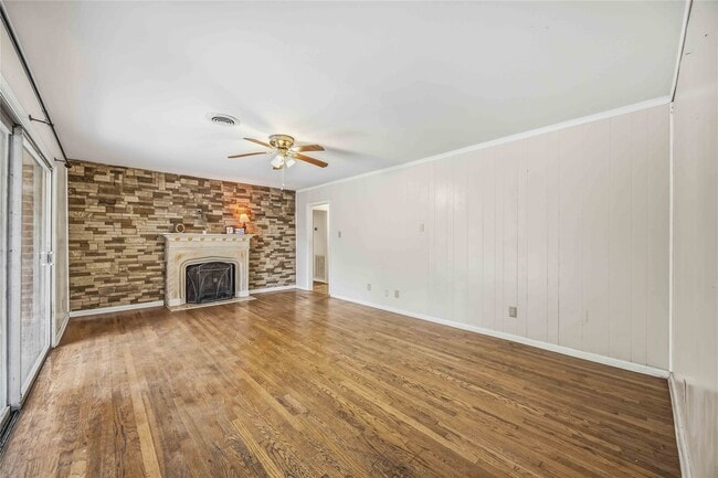 Building Photo - 435 Rollingwood St