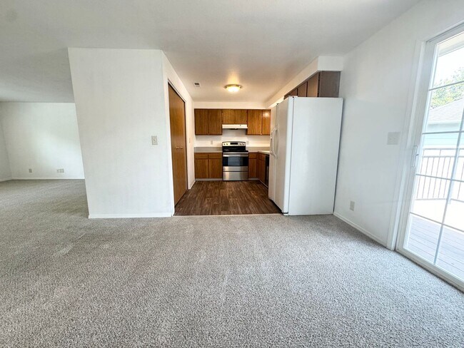 Building Photo - 2bd/1b Apartment, Boise Bench-Close to Eve...
