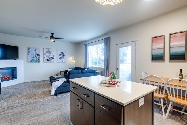 Building Photo - Groveside Apartments