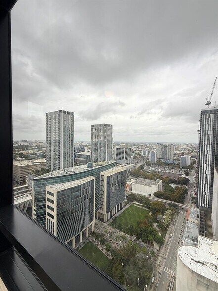 Building Photo - 225 N Miami Ave