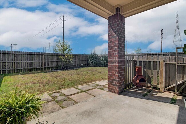 Building Photo - 2109 Ruby Dr