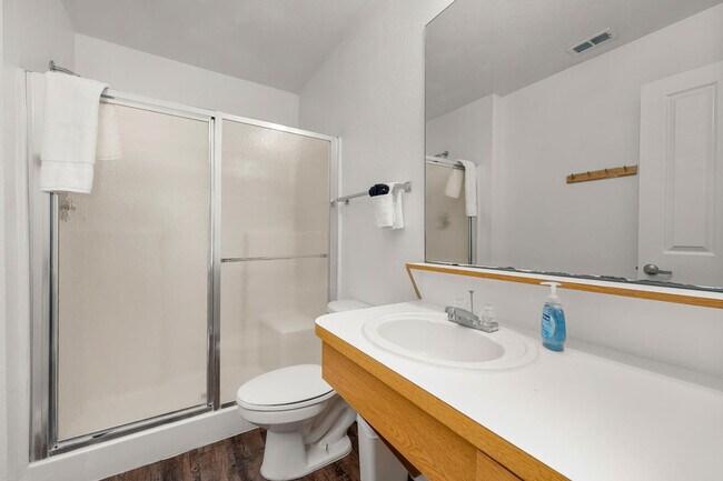 Building Photo - 2505 Livingston Ave