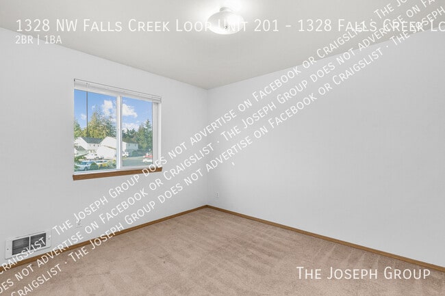 Building Photo - 1328 NW Falls Creek Loop