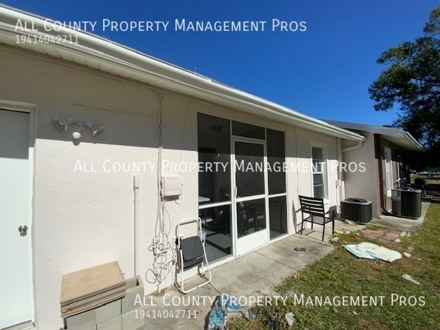 Building Photo - 914 Royal Palm Dr