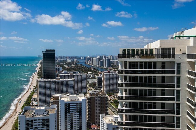 Building Photo - 1830 S Ocean Dr