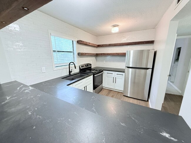 Building Photo - 15 CR 302