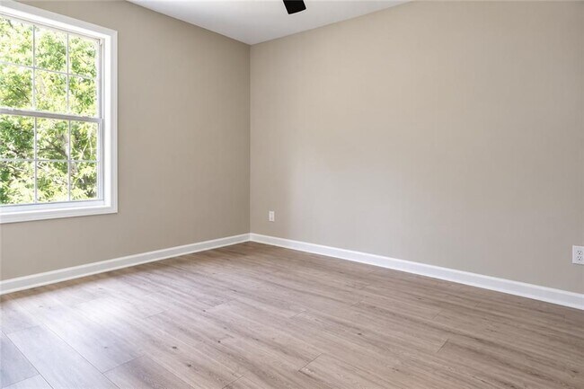 Building Photo - 510 Parkstone Ln