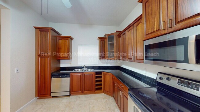 Building Photo - 1610 Presidential Way