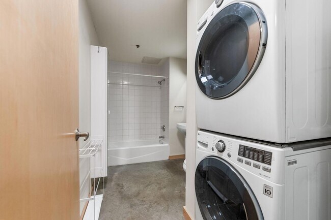 Building Photo - 720 N 4th St