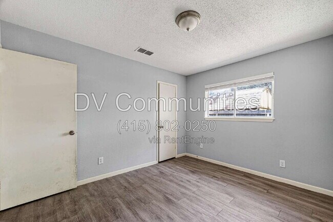 Building Photo - 16835 S Lighthouse Dr