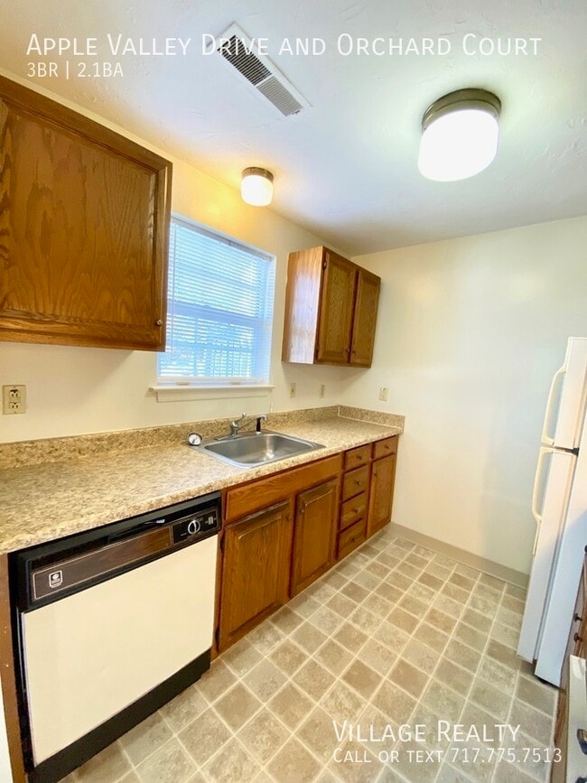 Building Photo - 110 Orchard Ct