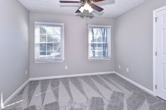 Building Photo - Lovely Home in Seaford