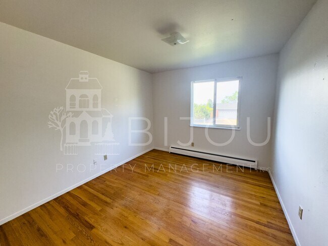 Building Photo - 206 Catalina Pl