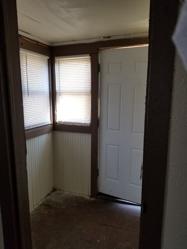 Building Photo - 261 Bellview St