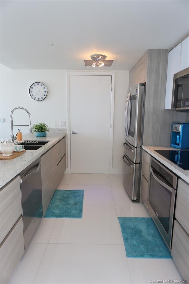 Building Photo - 50 Biscayne Blvd
