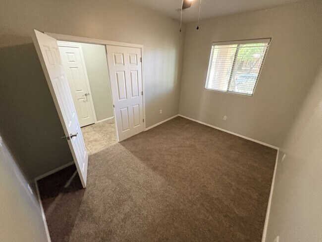 Building Photo - 2,500 sq ft 4 bedroom + Den home in Rancho Sahuarita