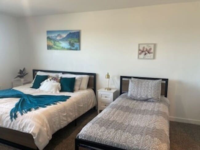 Building Photo - Beautiful Move-In Ready Two-Story Home in Silverbell Crossing!