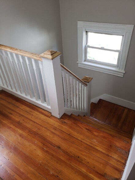 Building Photo - 33 Cypress St