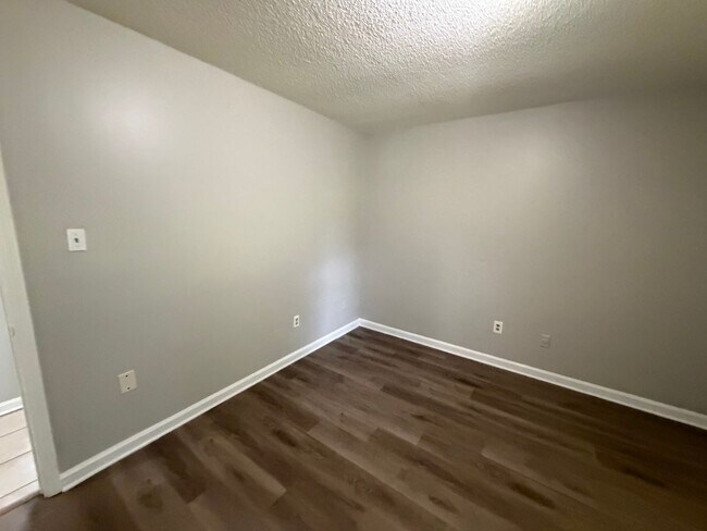 Building Photo - 5596 Karen Dr