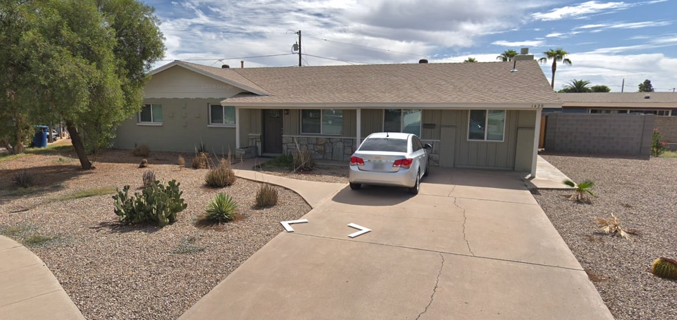 Primary Photo - 1429 S Roberts Rd