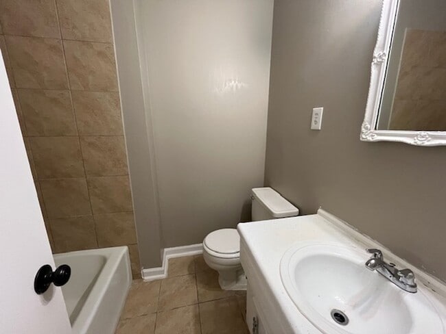 Building Photo - Renovated 4 Bedroom 2 Bath Home For Rent!