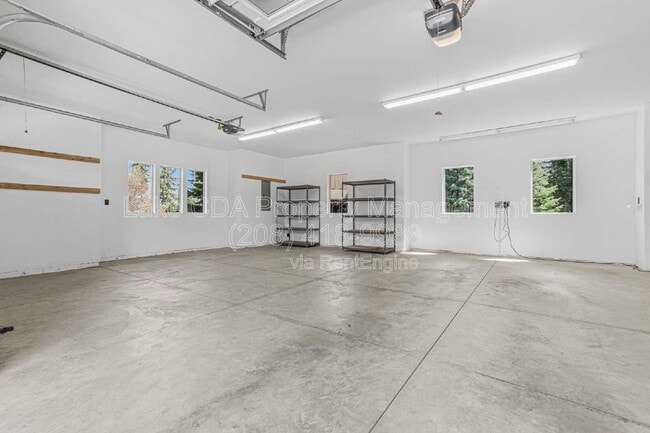 Building Photo - 3676 W Cielo View Ct
