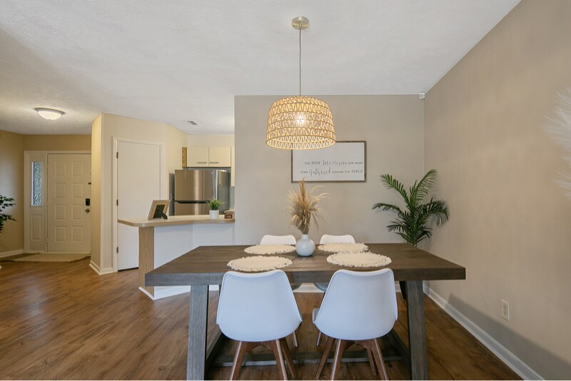 Building Photo - 1006 Brookhollow Dr