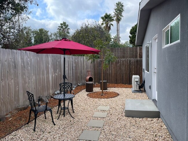 Private closed patio - 1755 Mission Cliff Dr