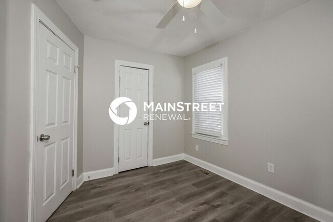 Building Photo - 3 Bedroom Pet-Friendly Home in LOUISVILLE,...