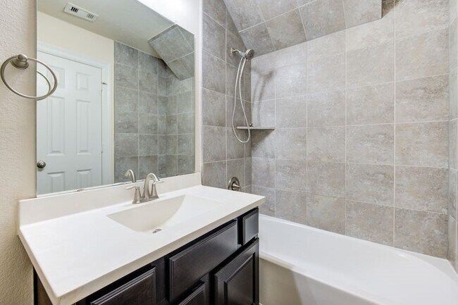 Building Photo - 10014 Spring Shadows Park Cir