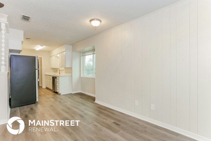 Building Photo - 328 Bennett Cir