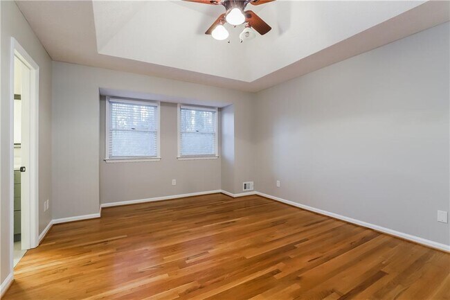 Building Photo - 2010 Golden Ridge Cir