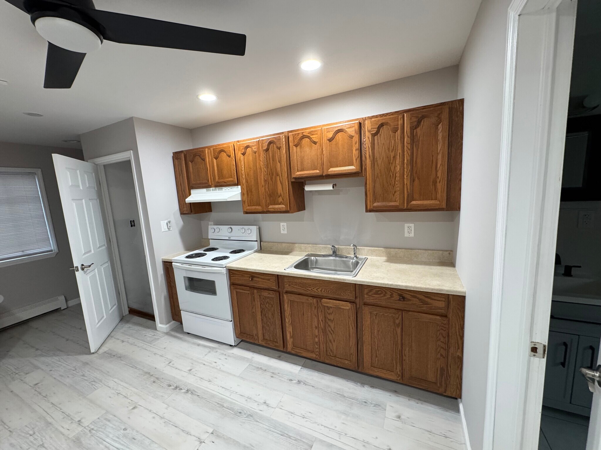 Building Photo - 18 Fairwood Ln