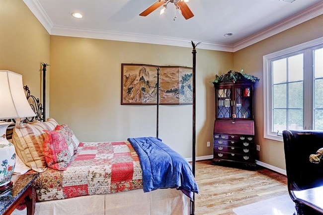 Building Photo - 100 S Creekside Ct