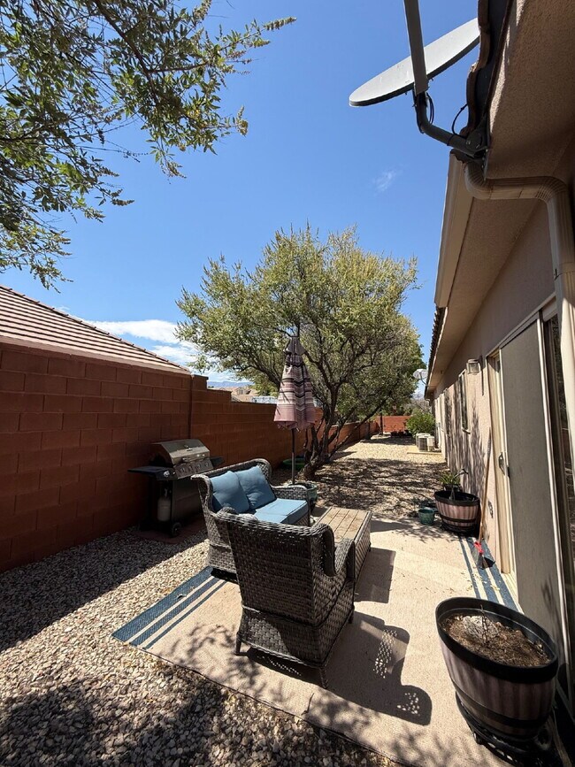 Building Photo - "Spacious 3-Bedroom Duplex Oasis in Hurricane, UT – 2 Full Baths & 1,263 Sq Ft of Comfort!"