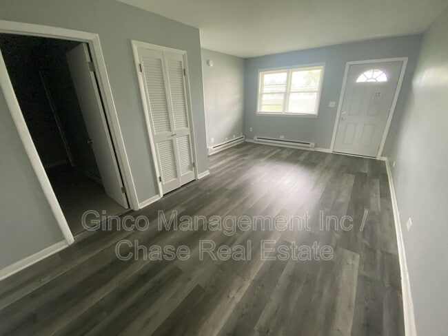 Building Photo - 29837 IL-50