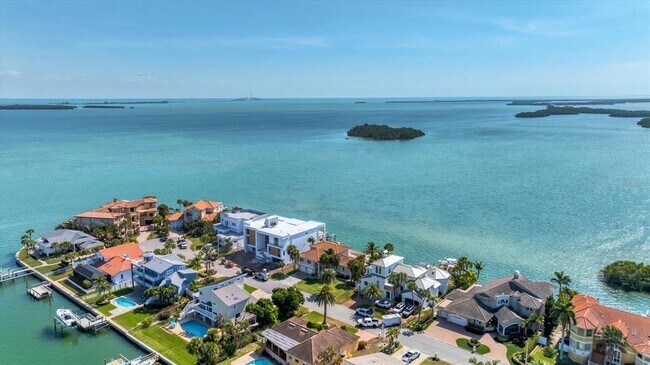 Building Photo - 120 Sands Pt Dr